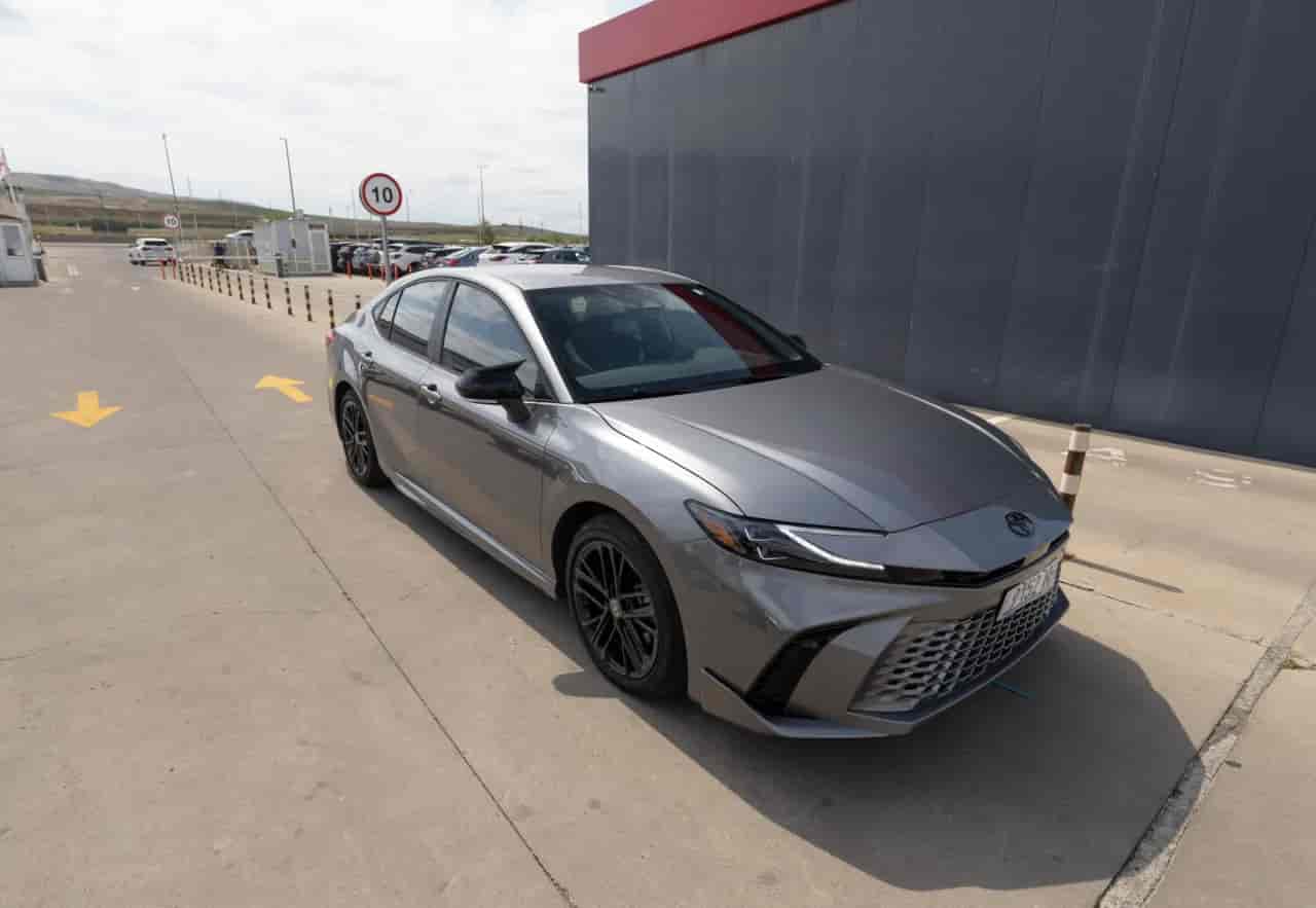 TOYOTA Camry - 3