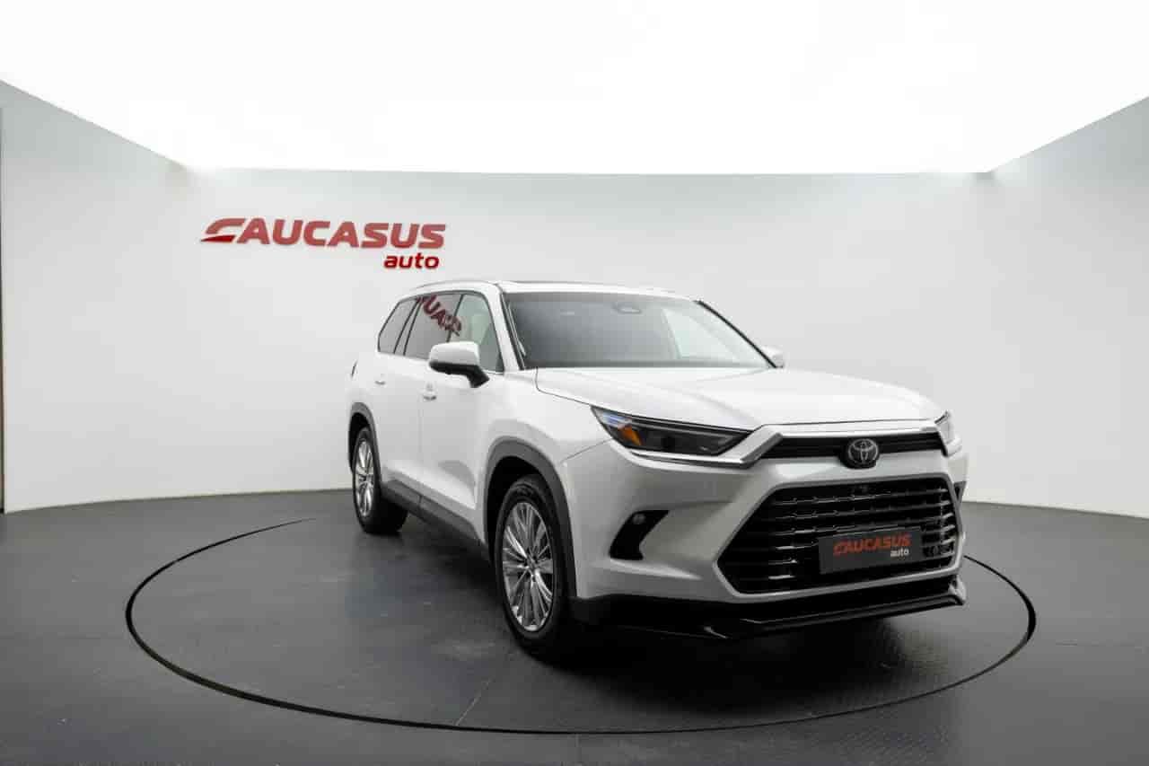 TOYOTA Grand Highlander - 3