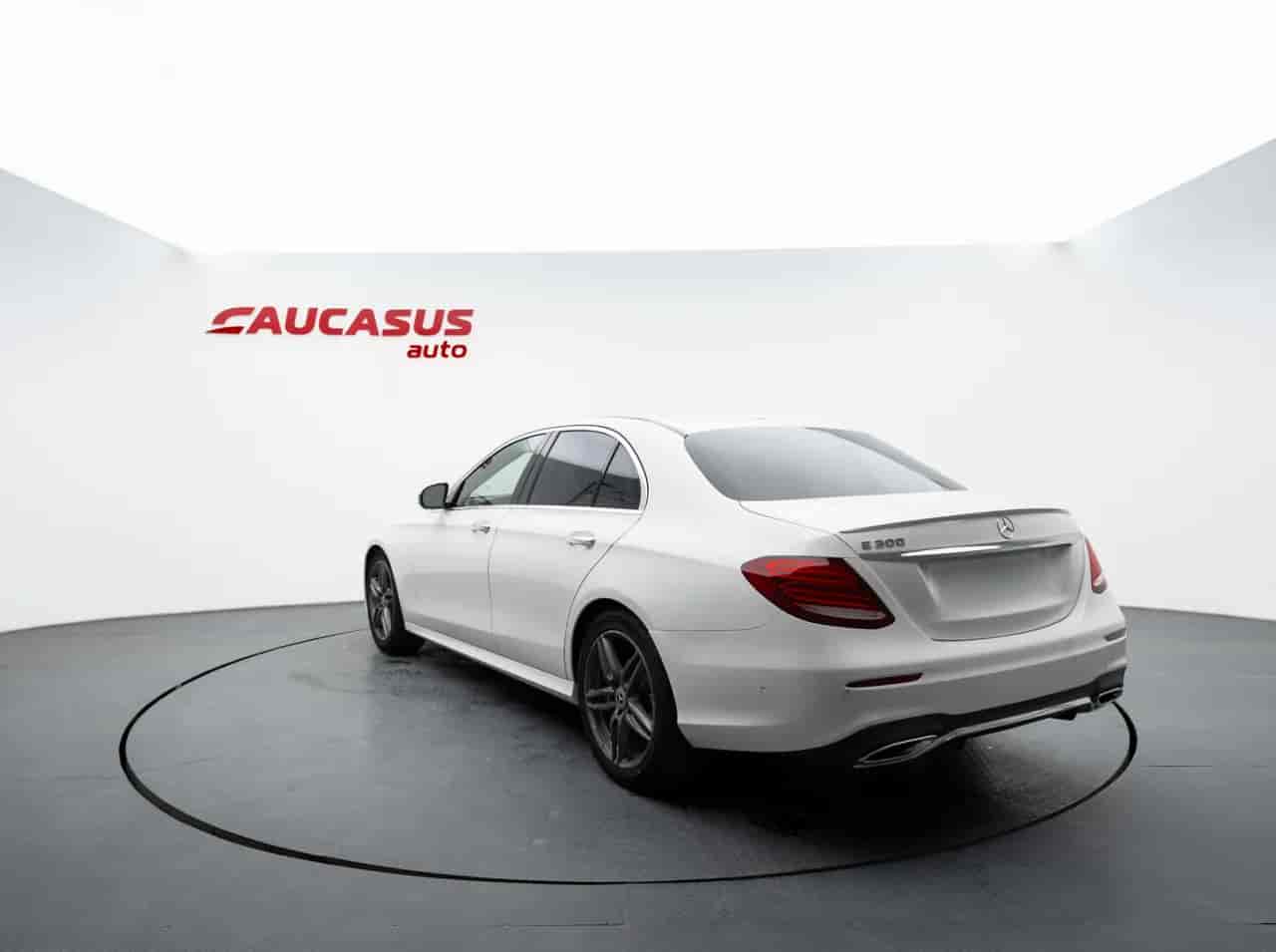 MERCEDES-BENZ E-Class - 6