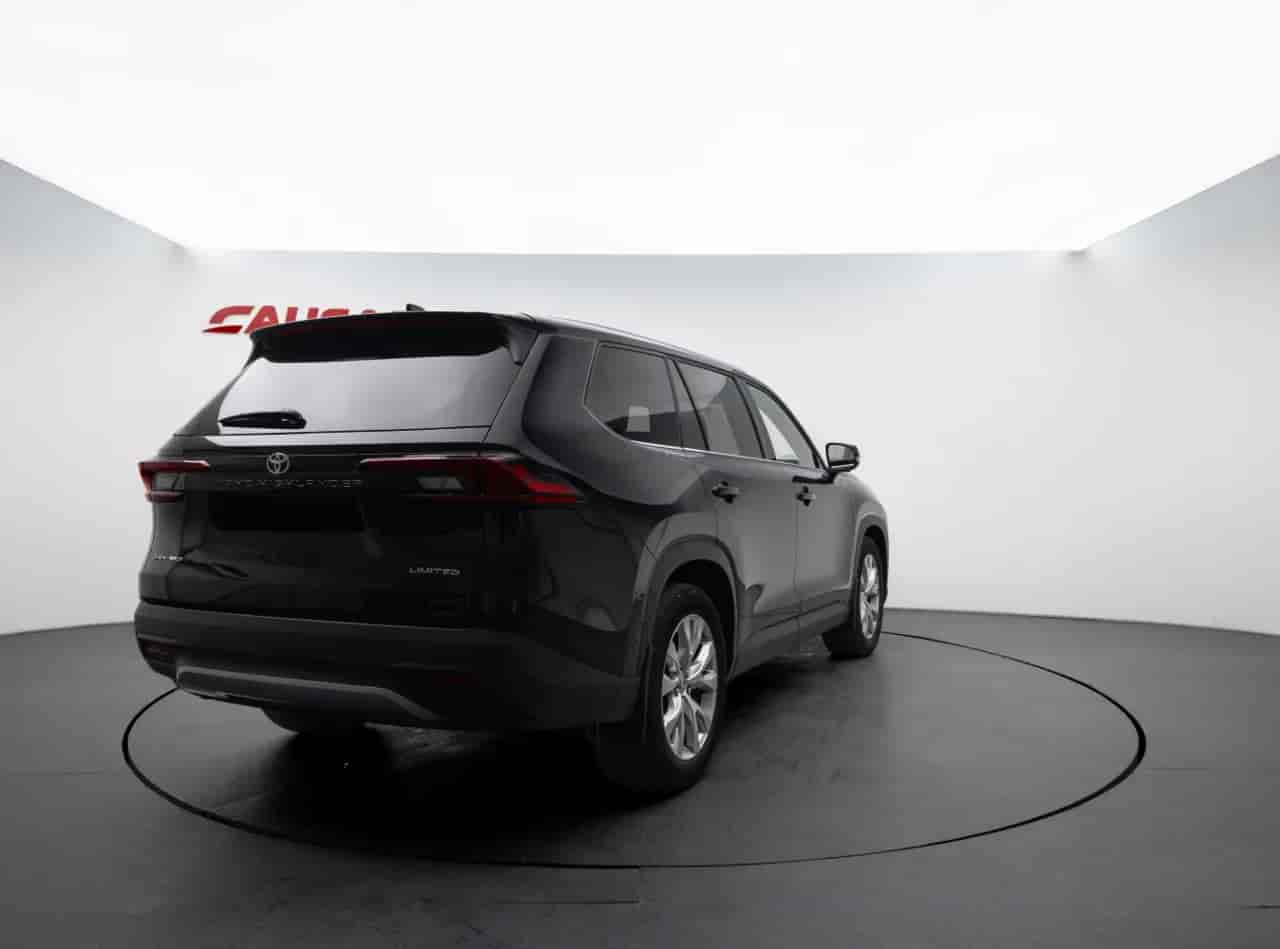 TOYOTA Grand Highlander - 4