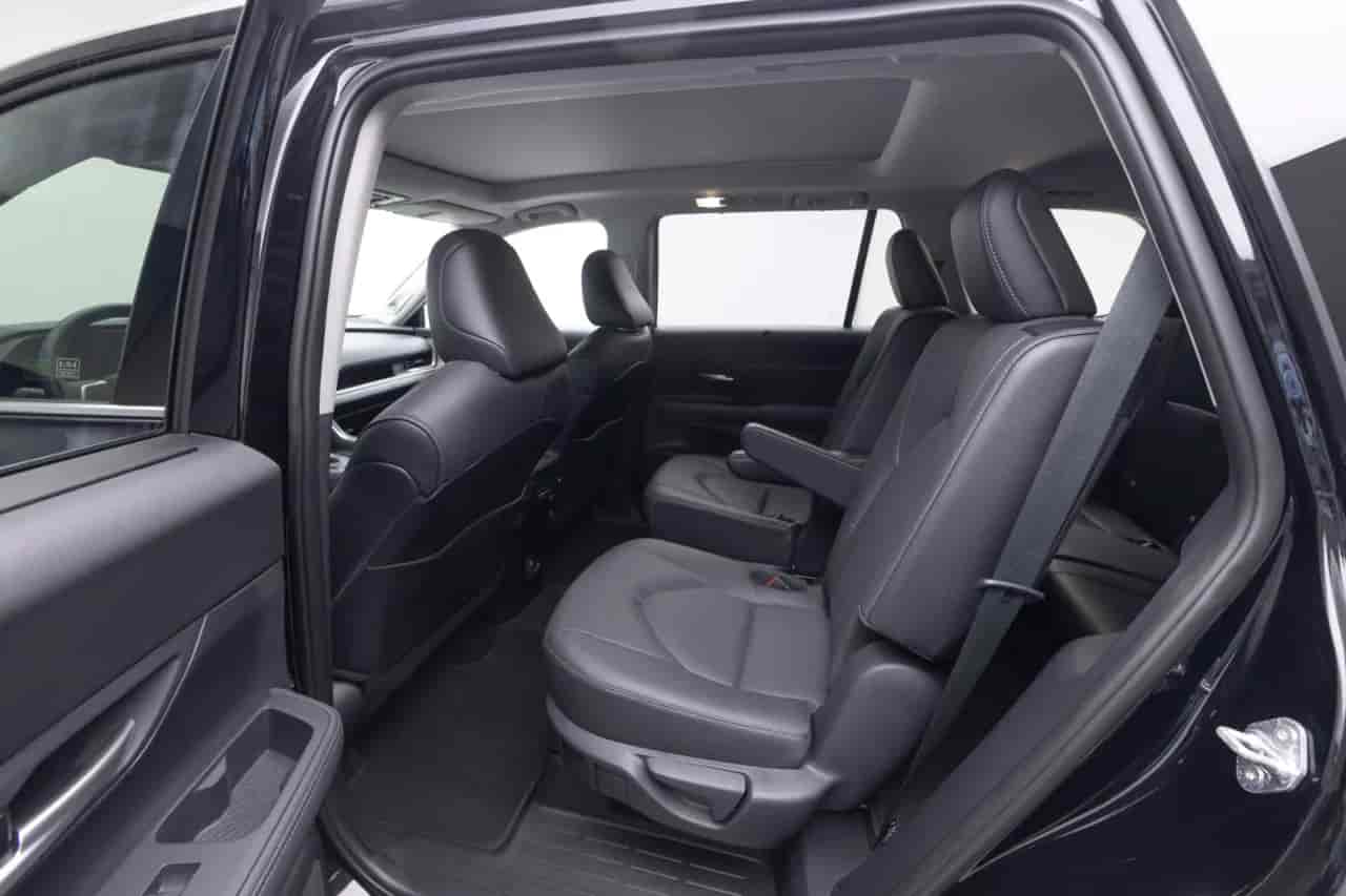 TOYOTA Grand Highlander - 8