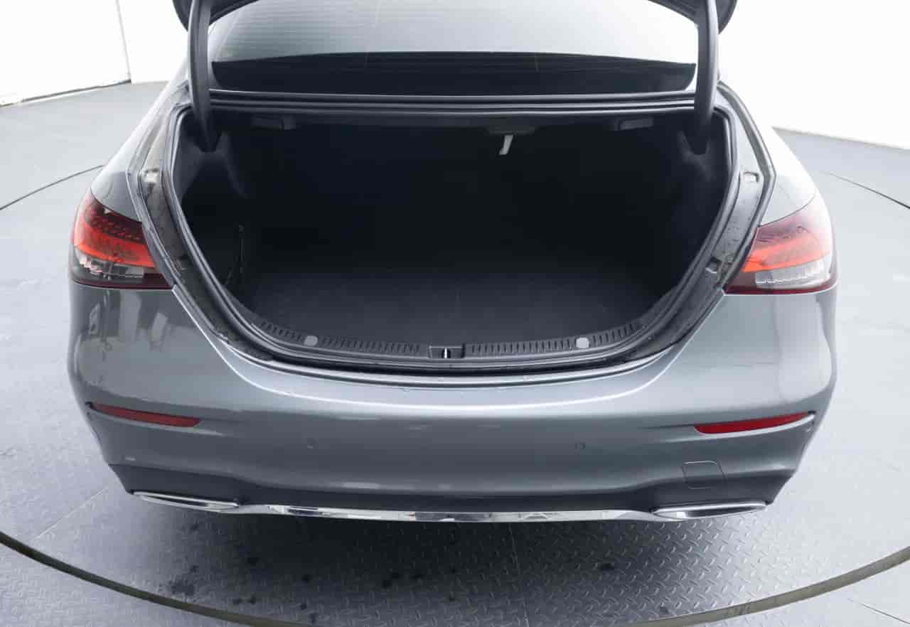 MERCEDES-BENZ E-Class - 7