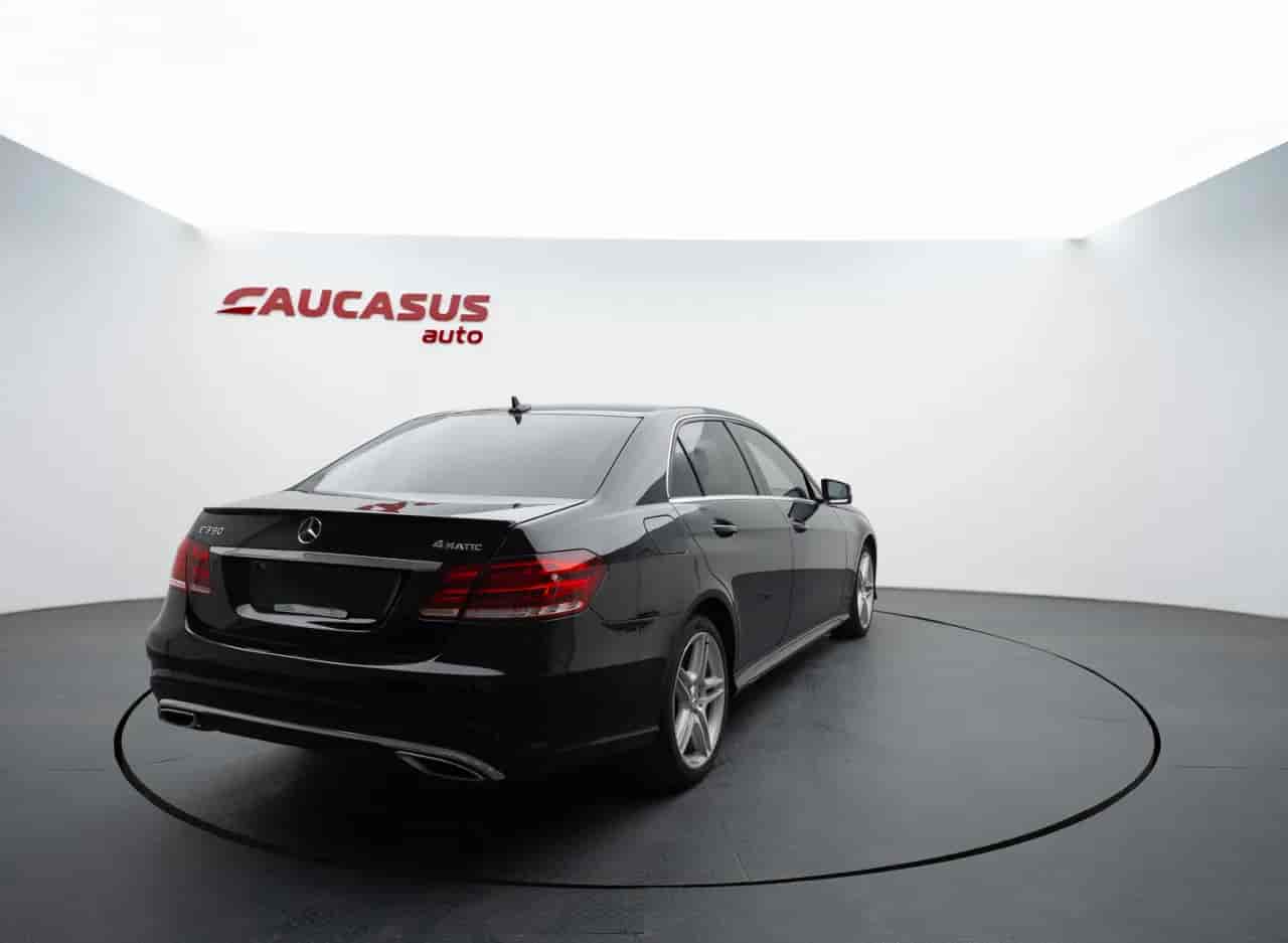 MERCEDES-BENZ E-Class - 4