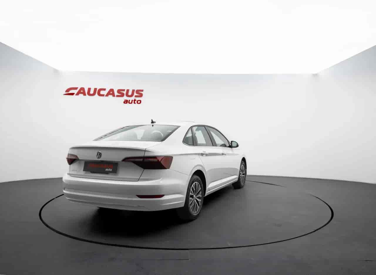 VOLKSWAGEN Jetta - 4