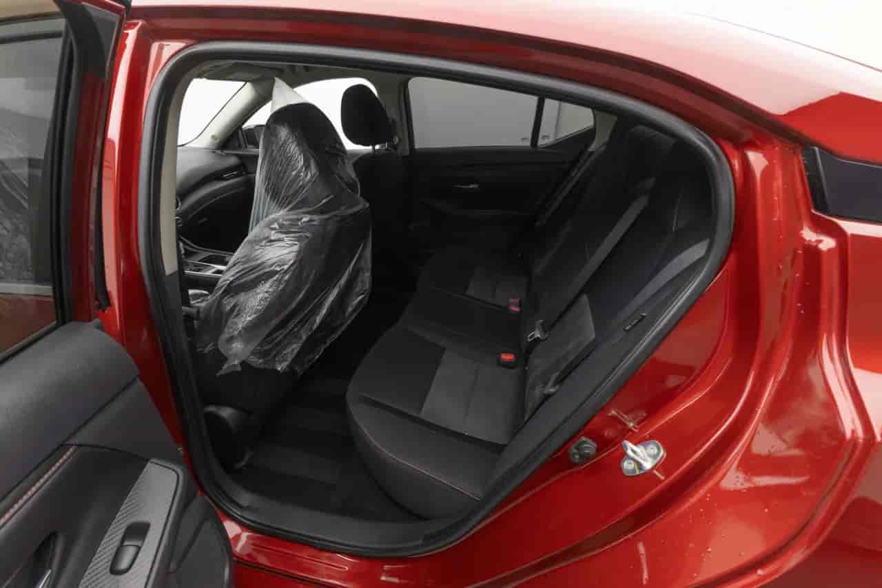 NISSAN Sentra - 8