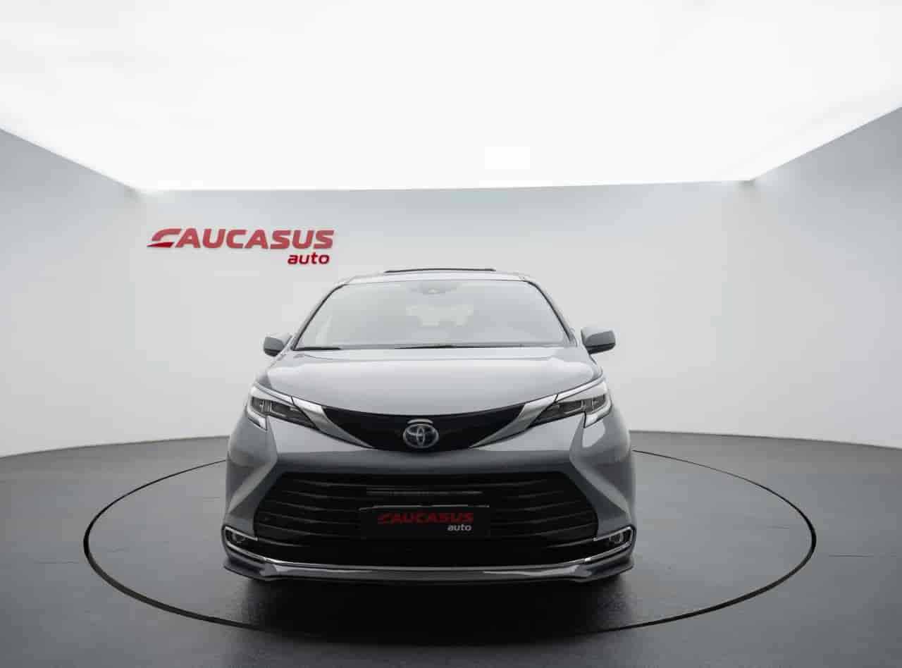TOYOTA Sienna - 2