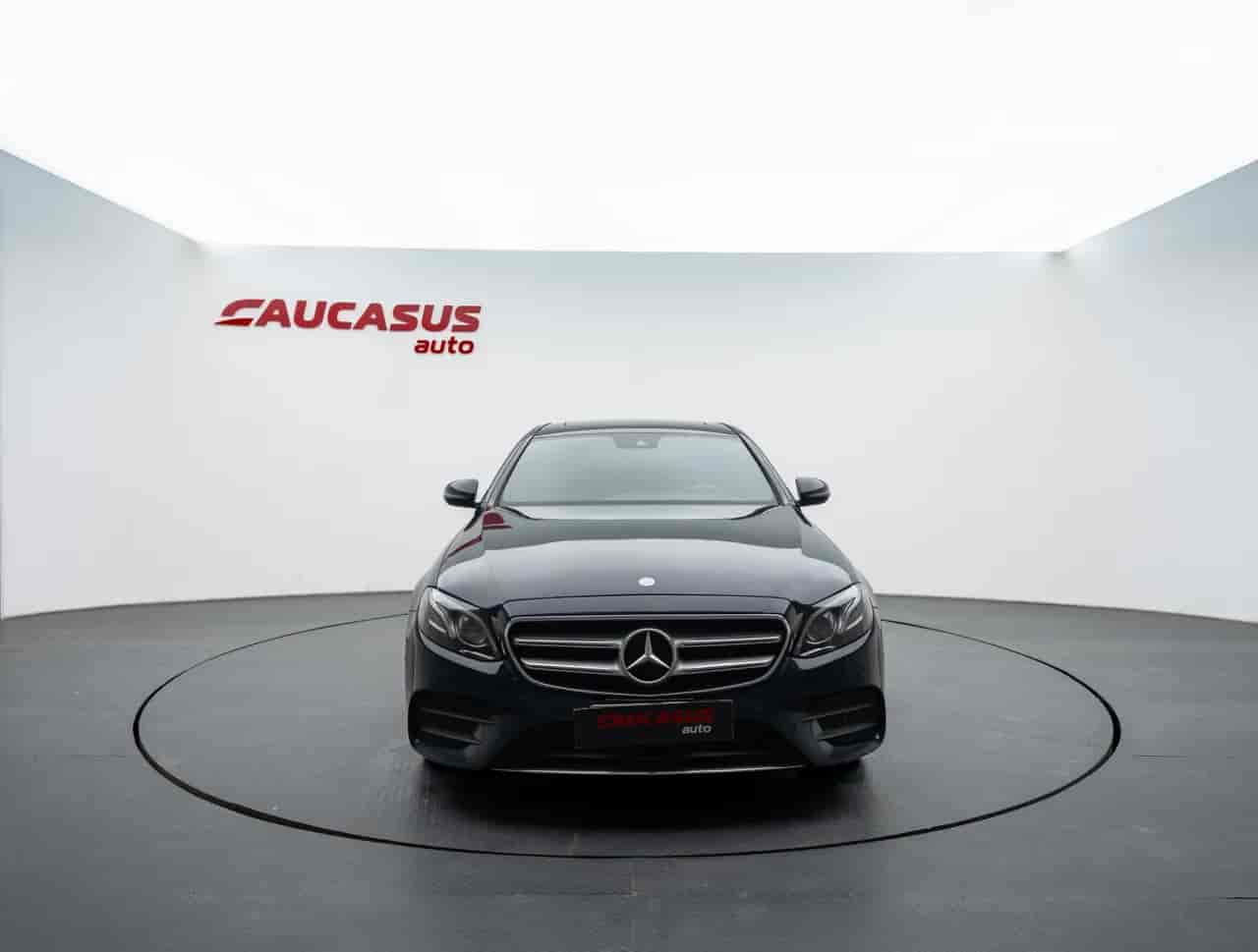 MERCEDES-BENZ E-Class - 2