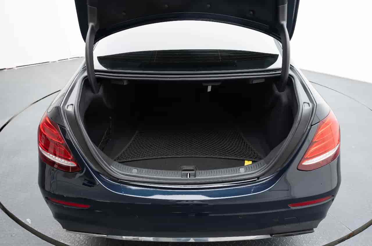 MERCEDES-BENZ E-Class - 7