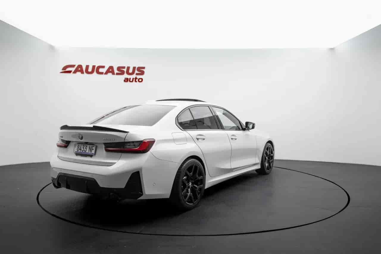 BMW 330i - 5