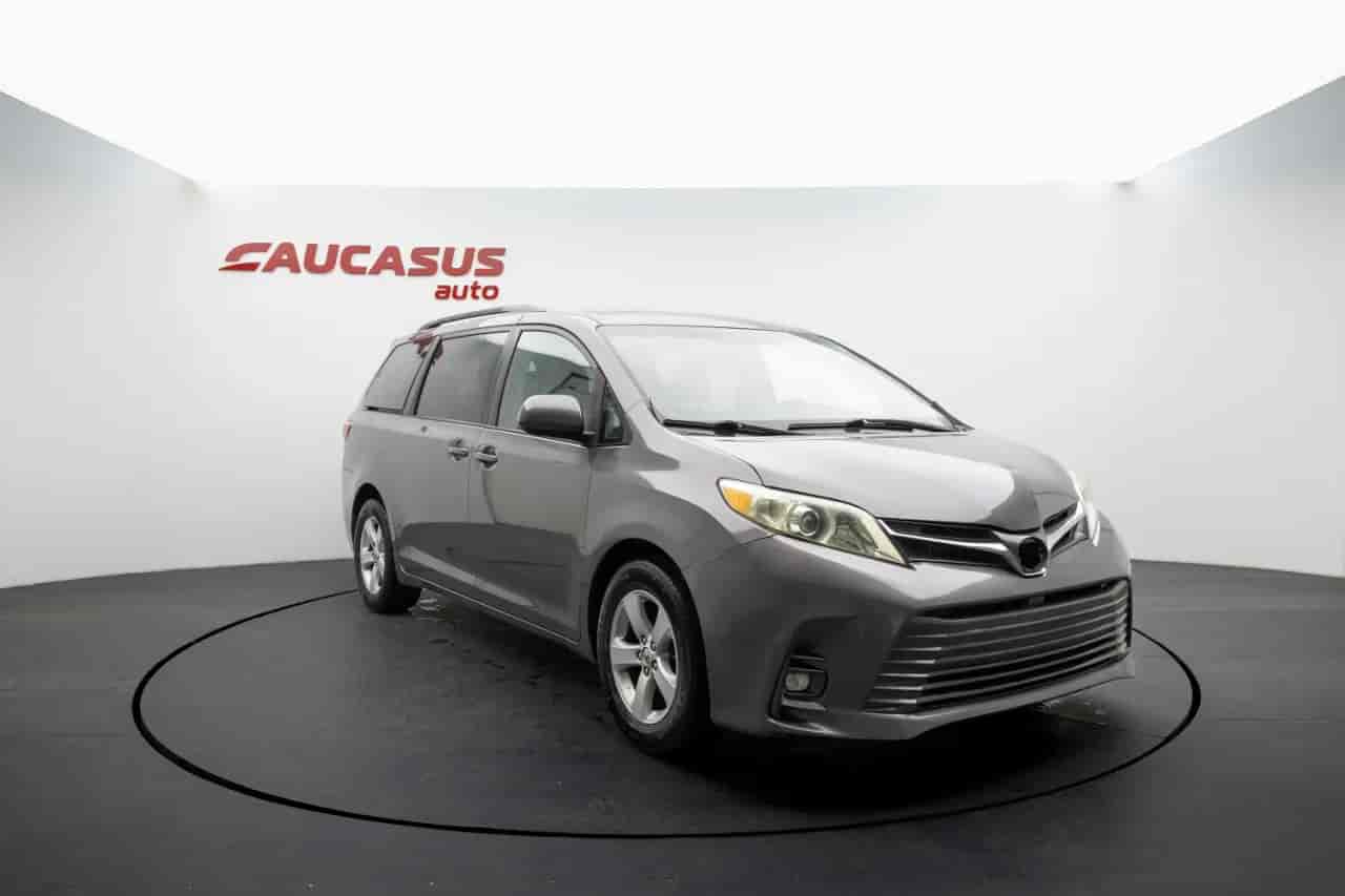 TOYOTA Sienna - 6