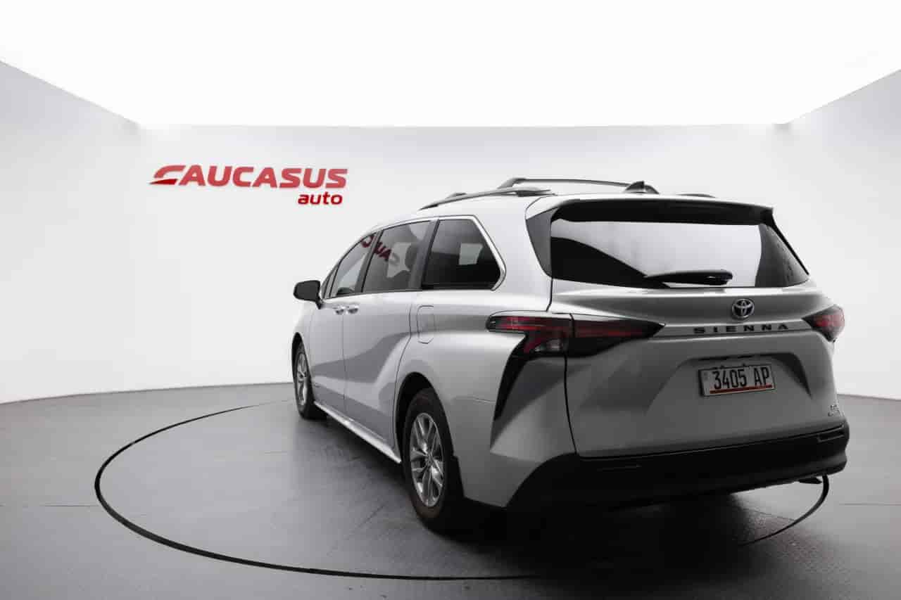 TOYOTA Sienna - 6