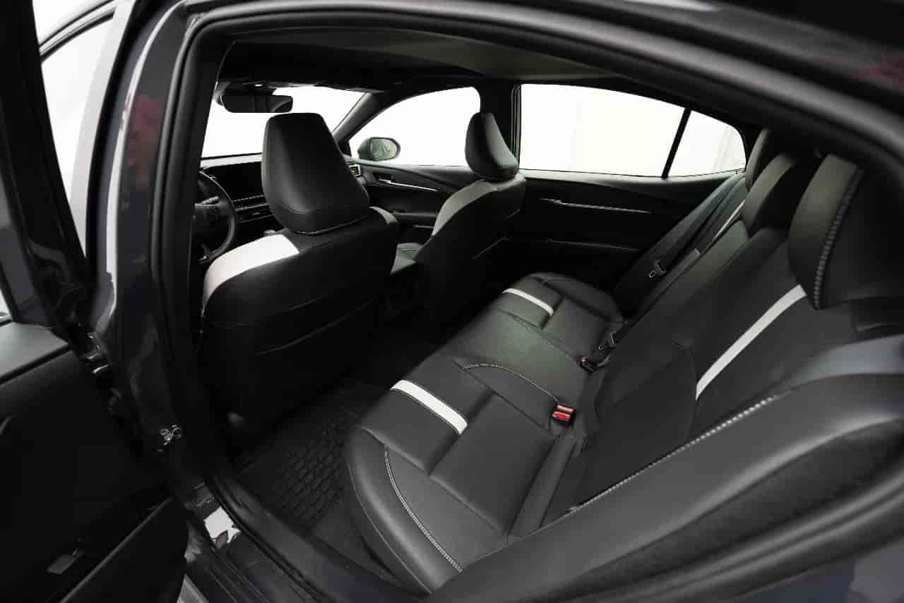 TOYOTA Camry - 8