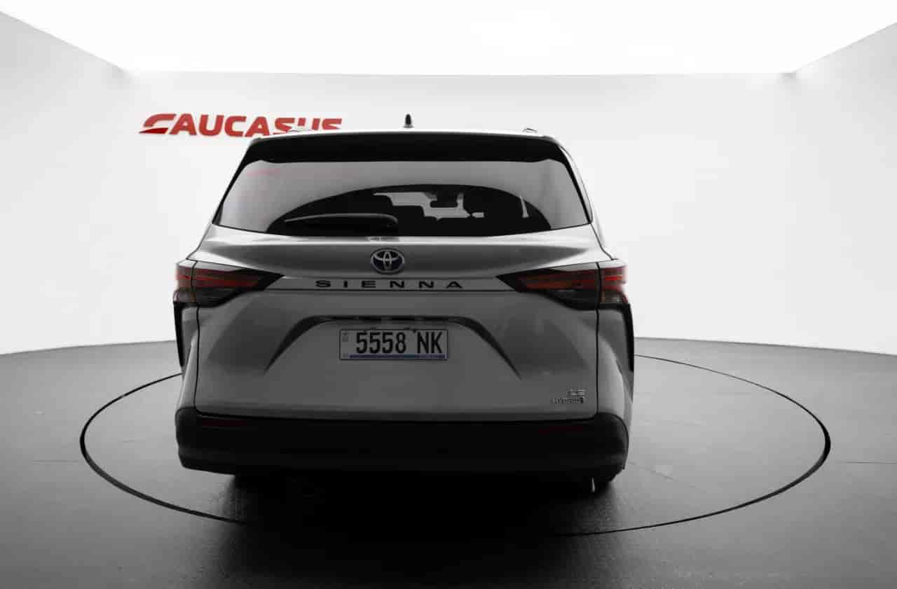 TOYOTA Sienna - 5