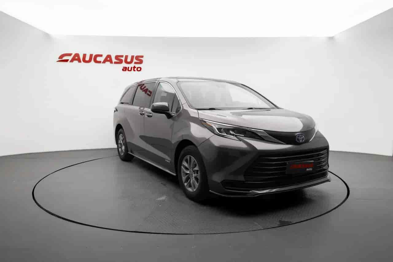 TOYOTA Sienna - 3