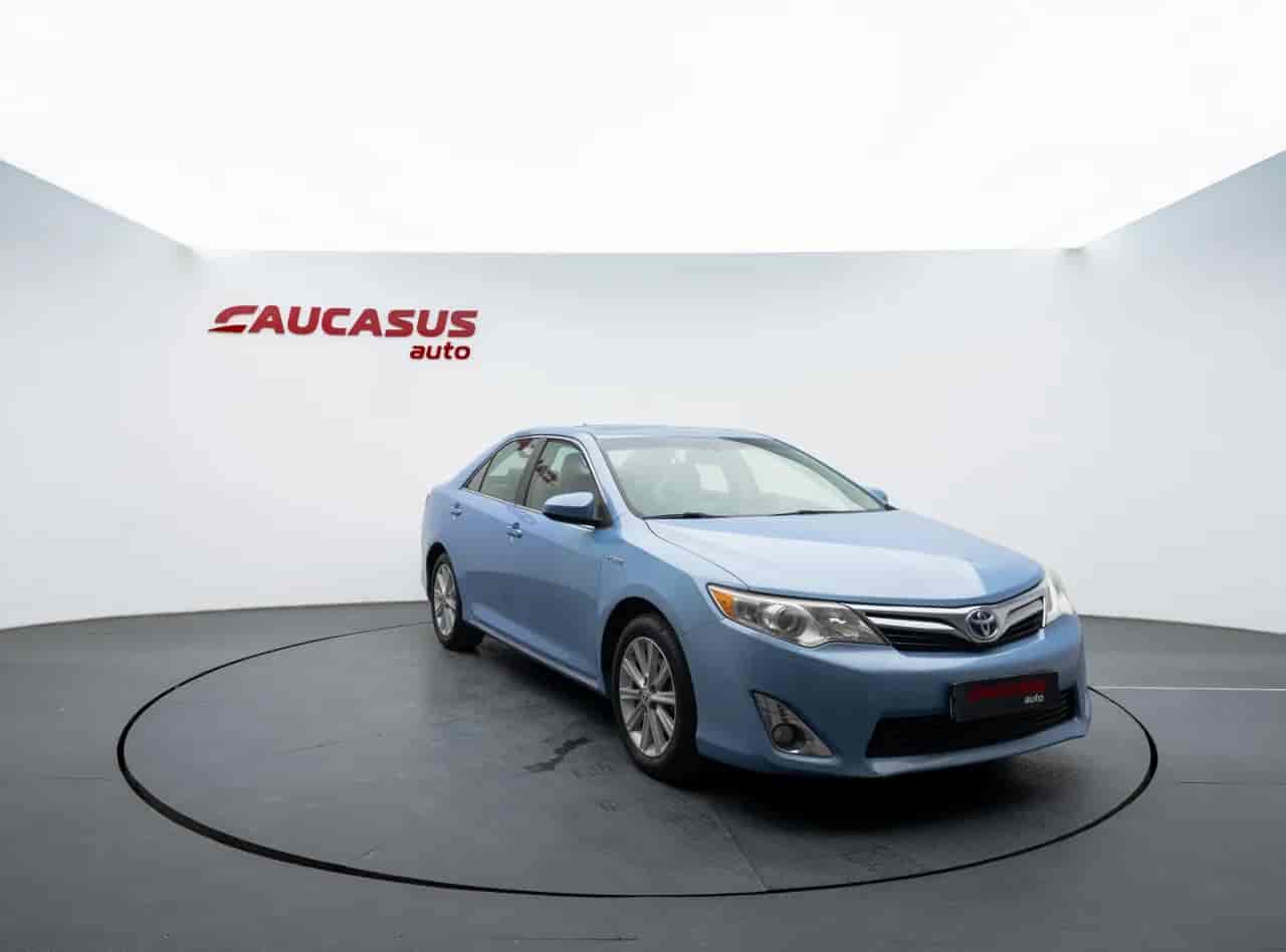 TOYOTA Camry - 3