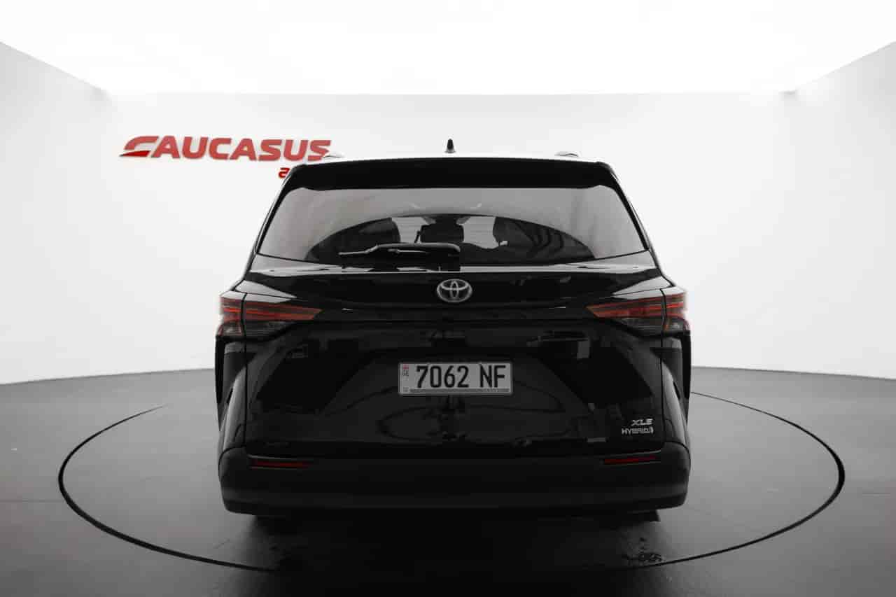 TOYOTA Sienna - 5