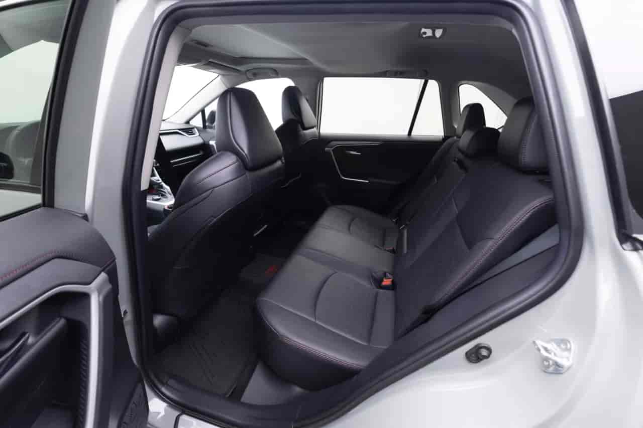 TOYOTA RAV4 - 8