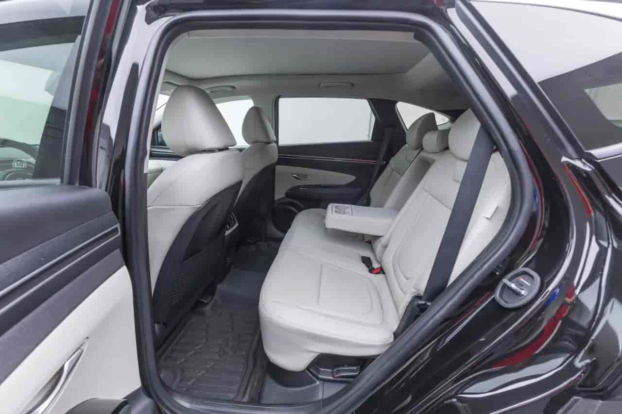 HYUNDAI Tucson - 8