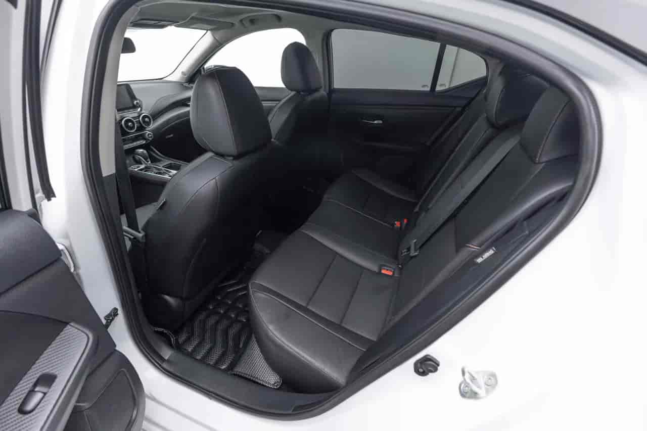 NISSAN Sentra - 9