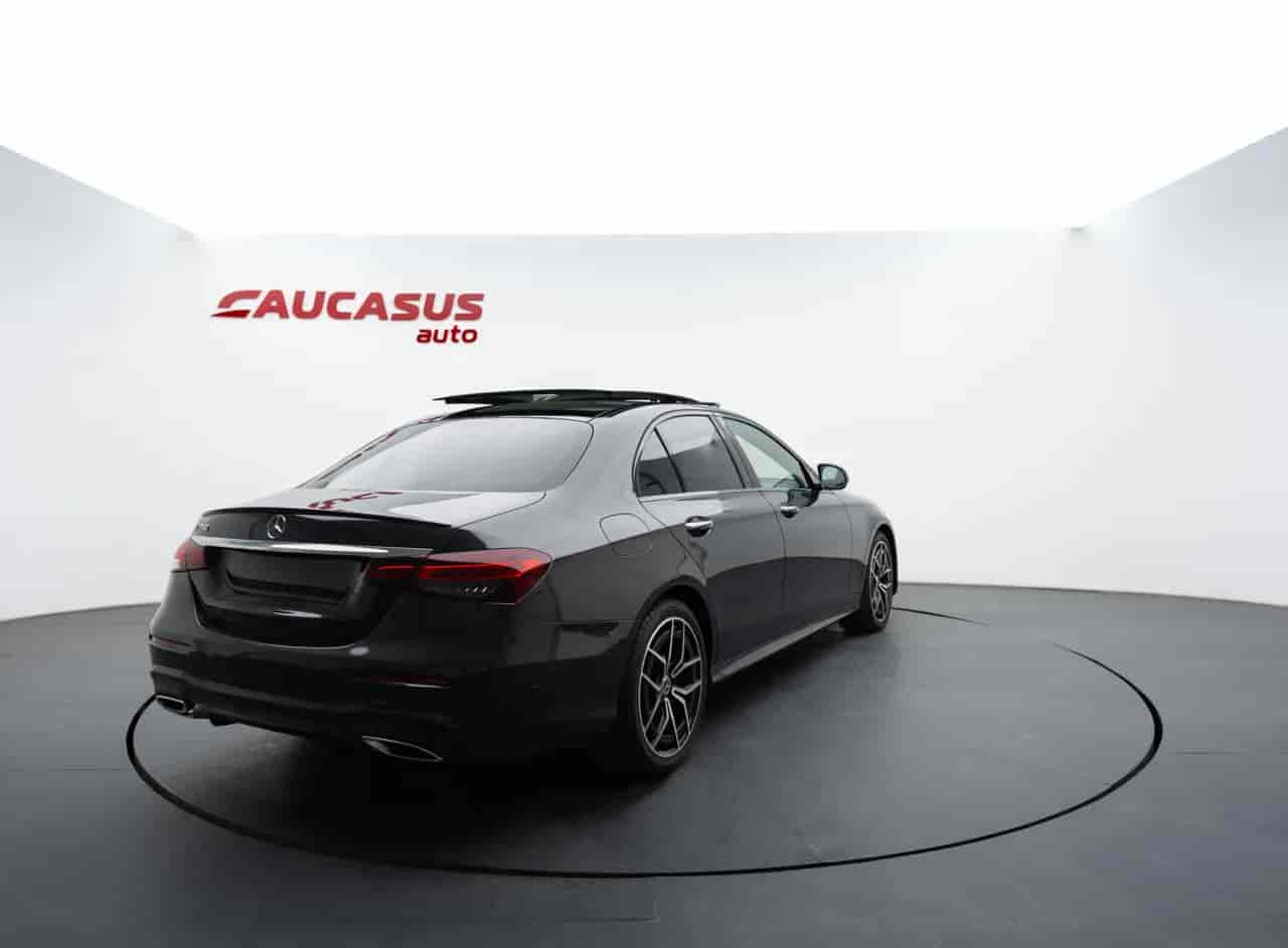 MERCEDES-BENZ E-Class - 4