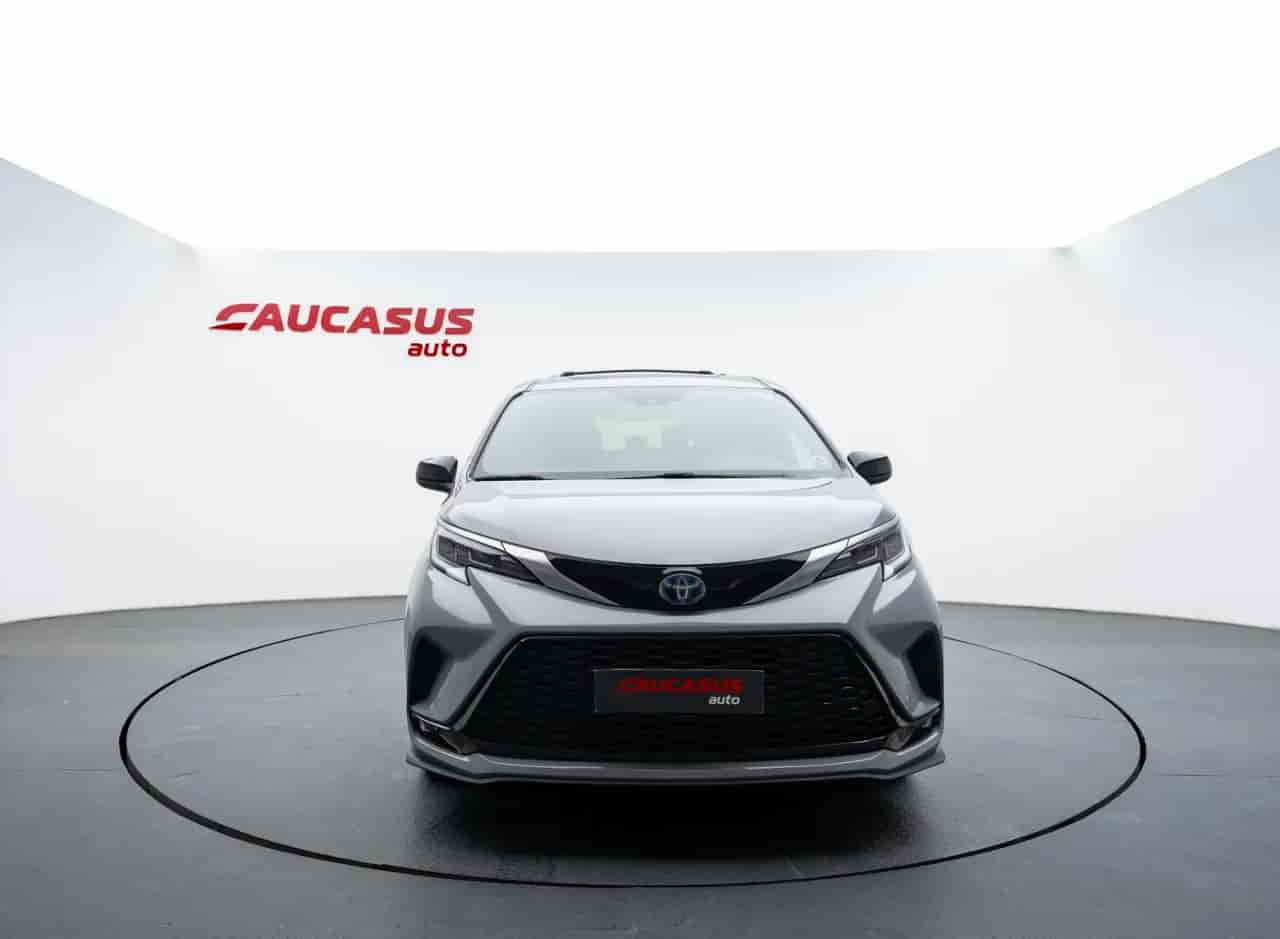 TOYOTA Sienna - 2