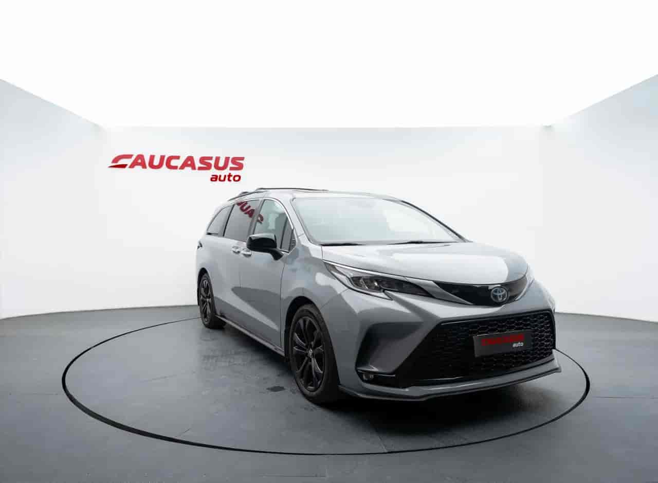 TOYOTA Sienna - 3