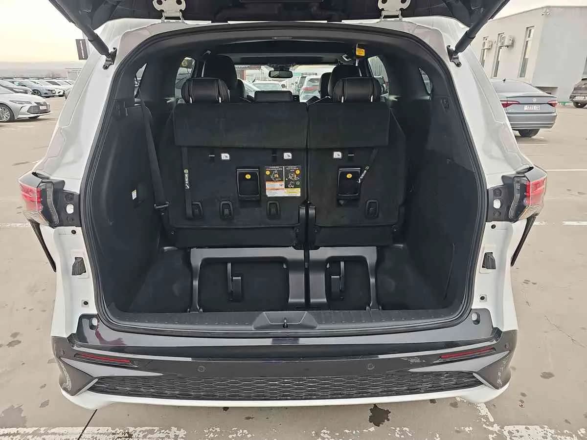 TOYOTA Sienna - 7
