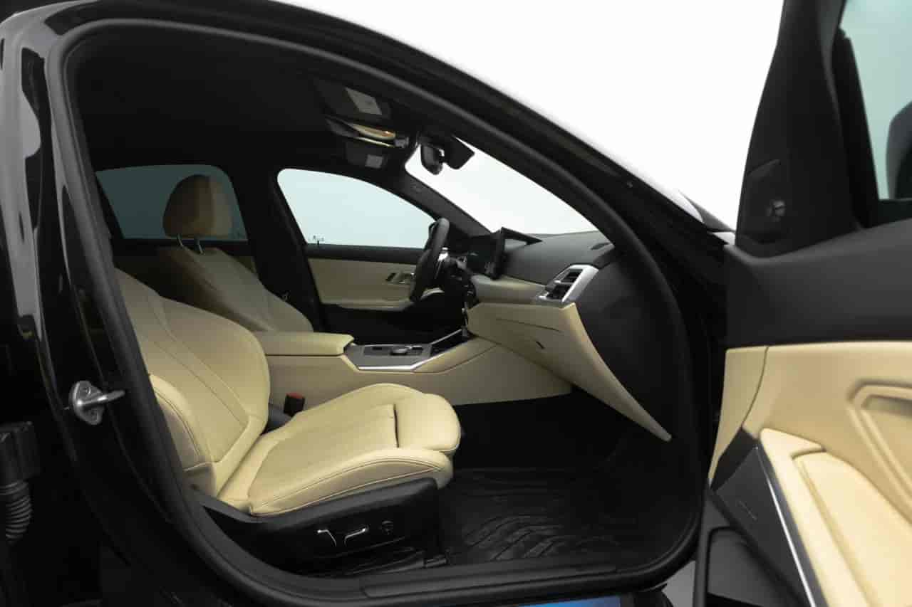 BMW 3-Series - 10