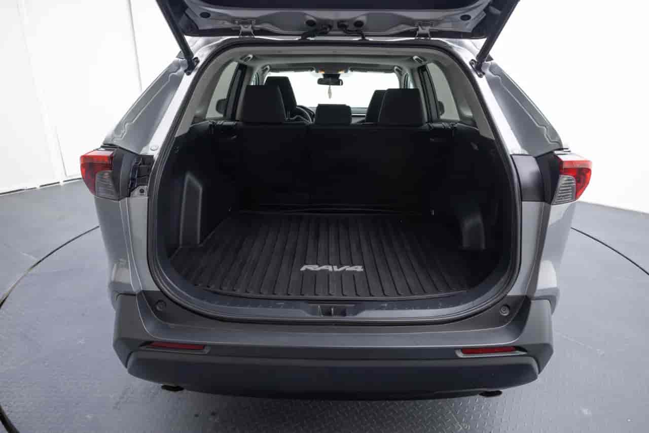 TOYOTA RAV4 - 7