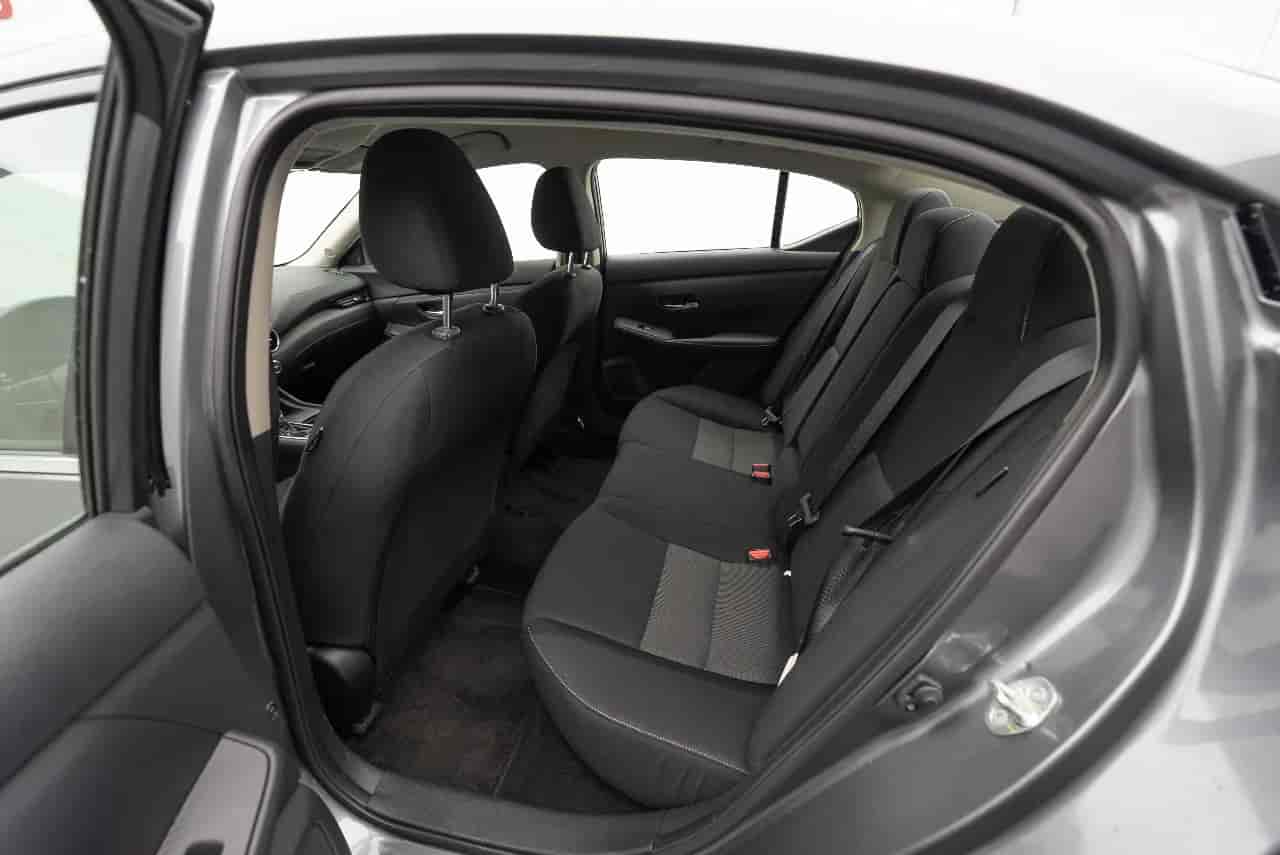 NISSAN Sentra - 8