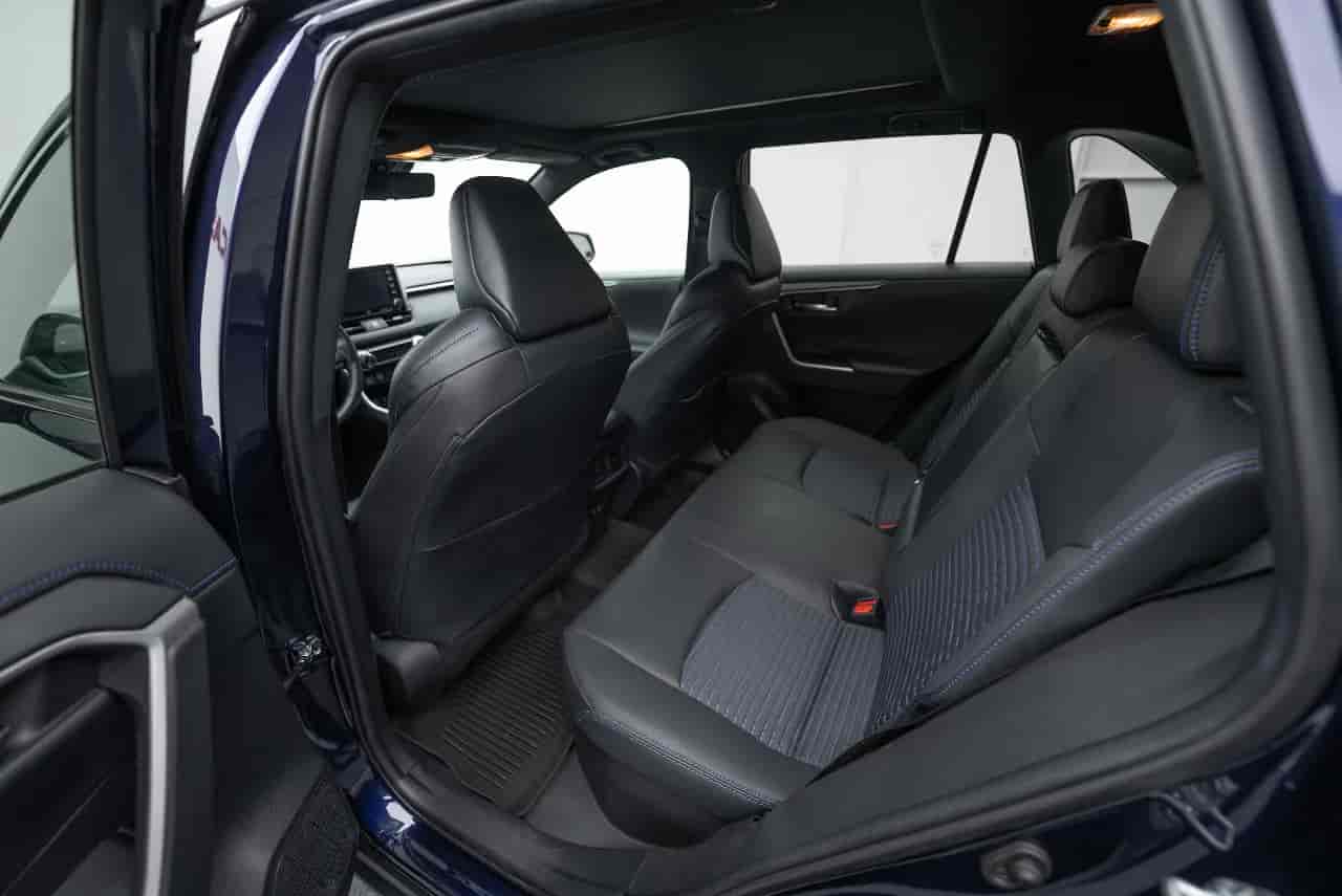 TOYOTA RAV4 - 8