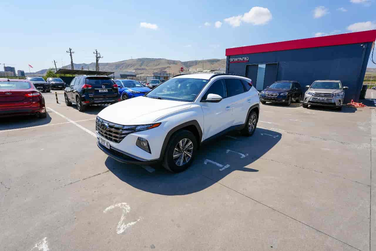 HYUNDAI Tucson - 1