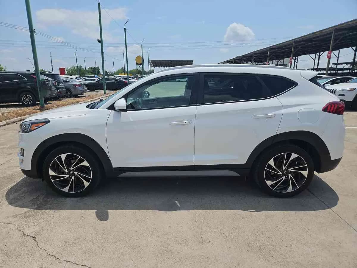 HYUNDAI Tucson - 10
