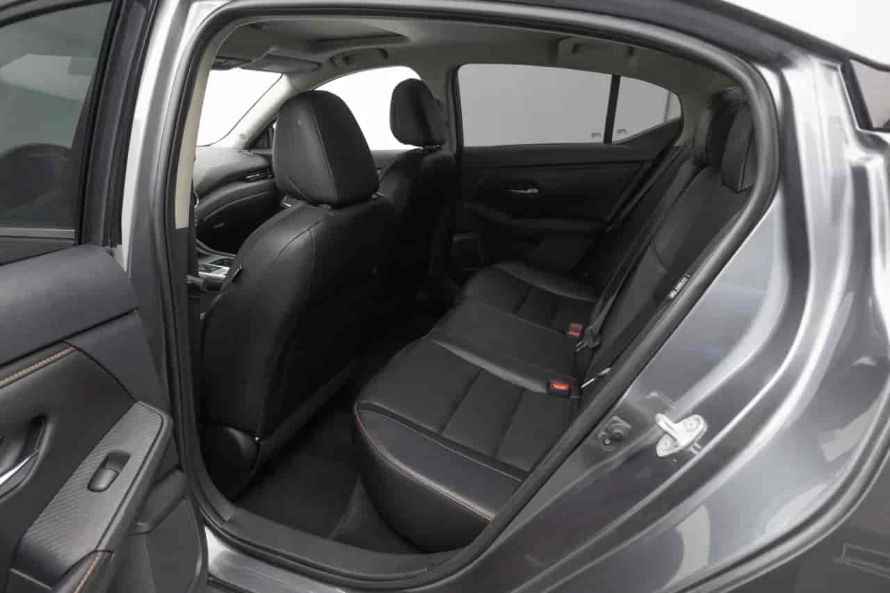 NISSAN Sentra - 8
