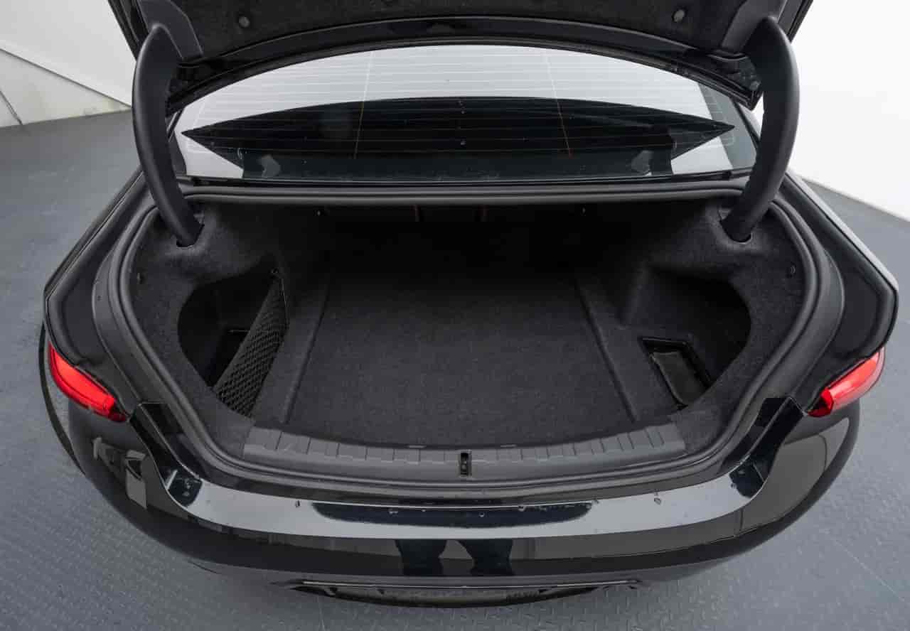 BMW 330i - 7