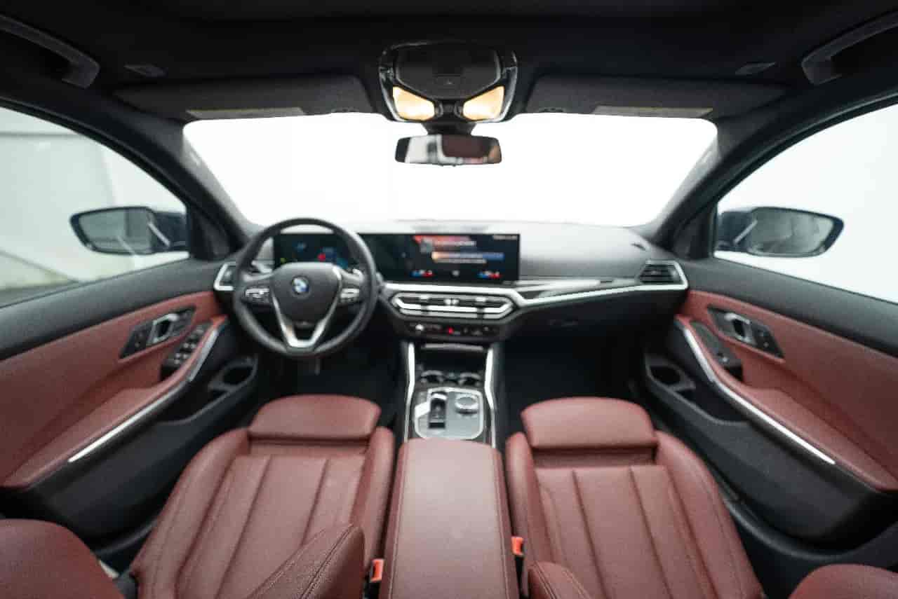 BMW 330i - 9