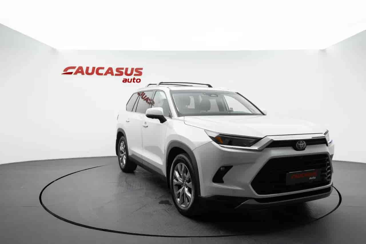 TOYOTA Grand Highlander - 3
