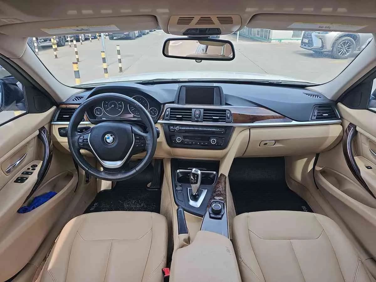 BMW 328i - 8