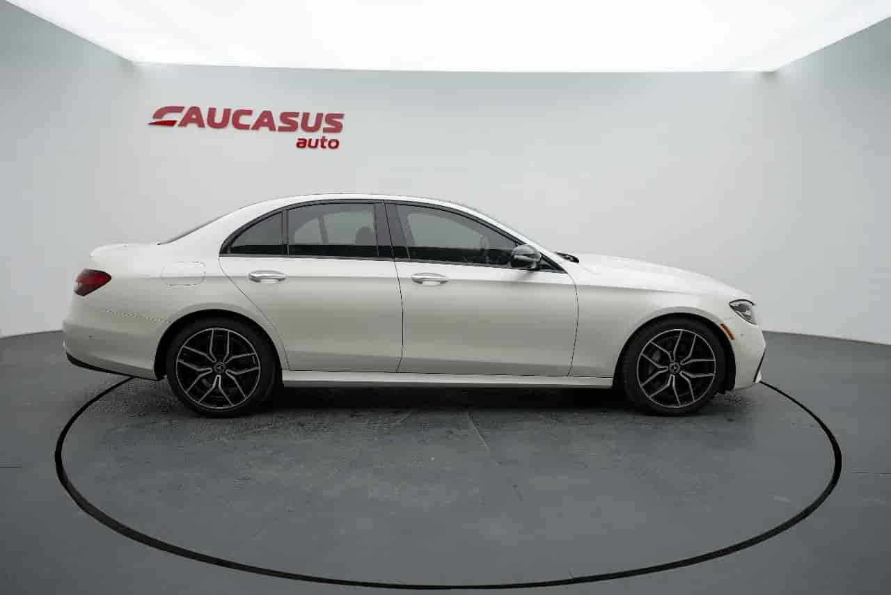 MERCEDES-BENZ E-Class - 4