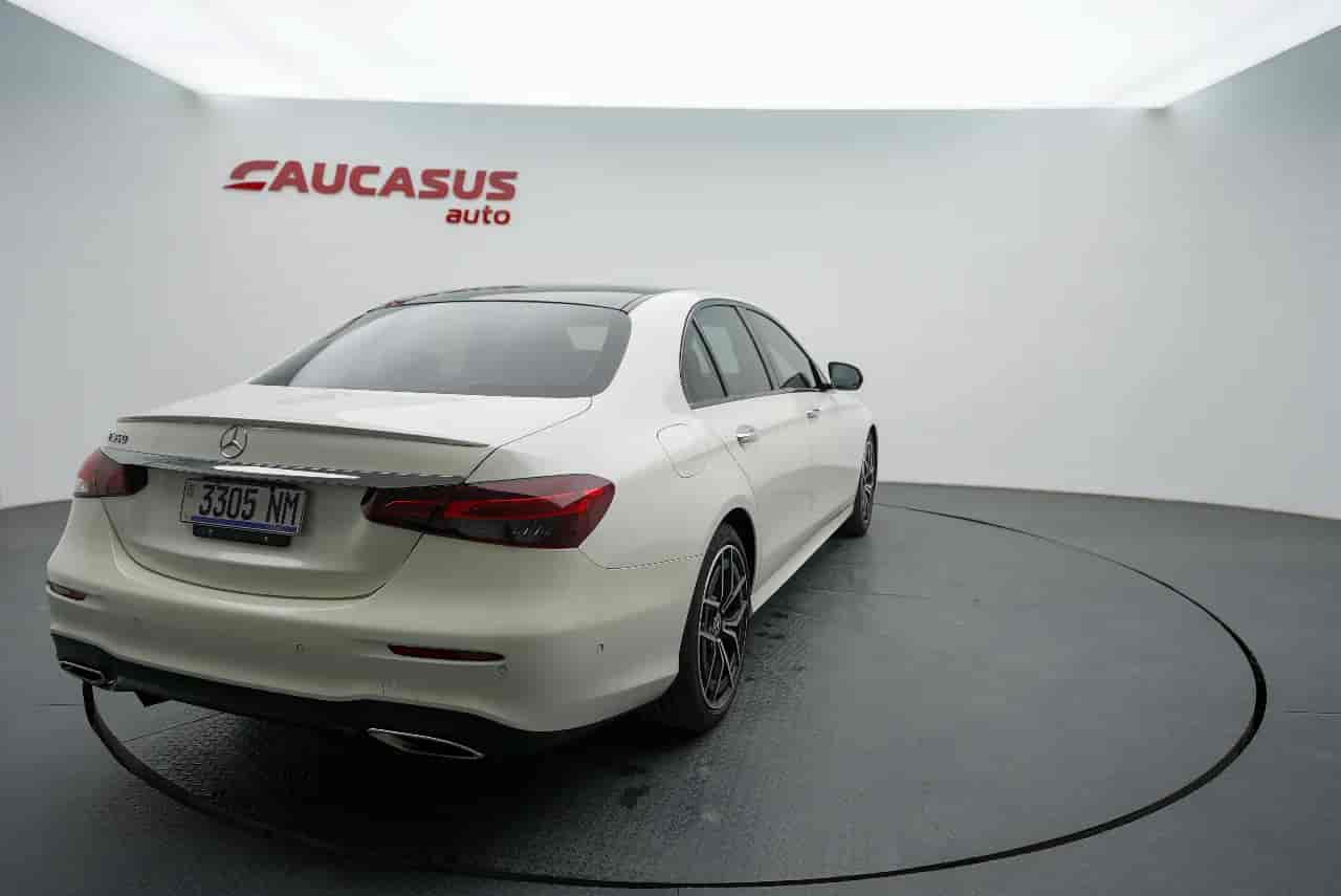 MERCEDES-BENZ E-Class - 5