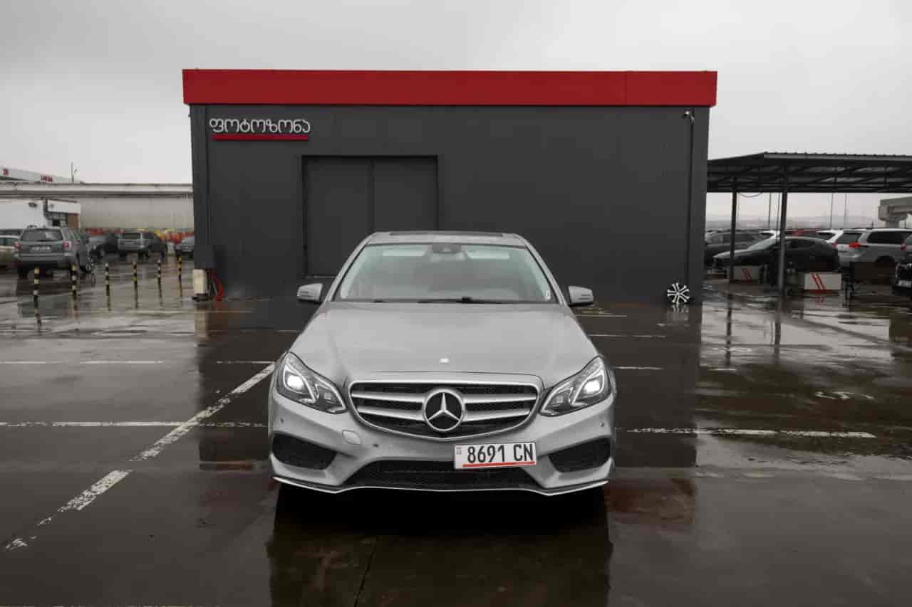 MERCEDES-BENZ E-Class - 2