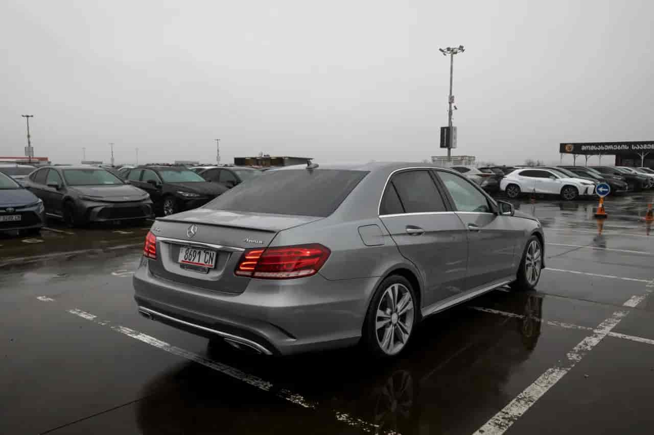 MERCEDES-BENZ E-Class - 4