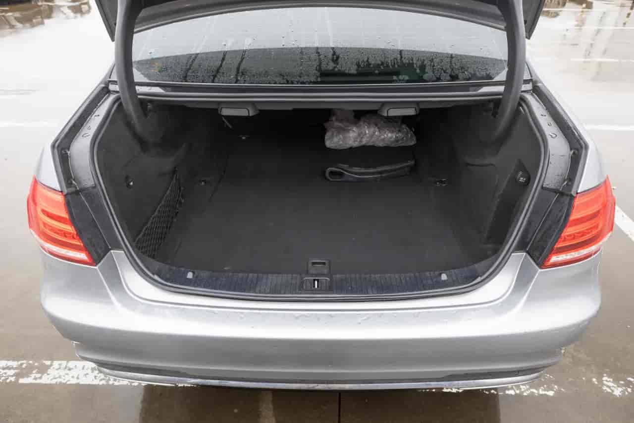 MERCEDES-BENZ E-Class - 7