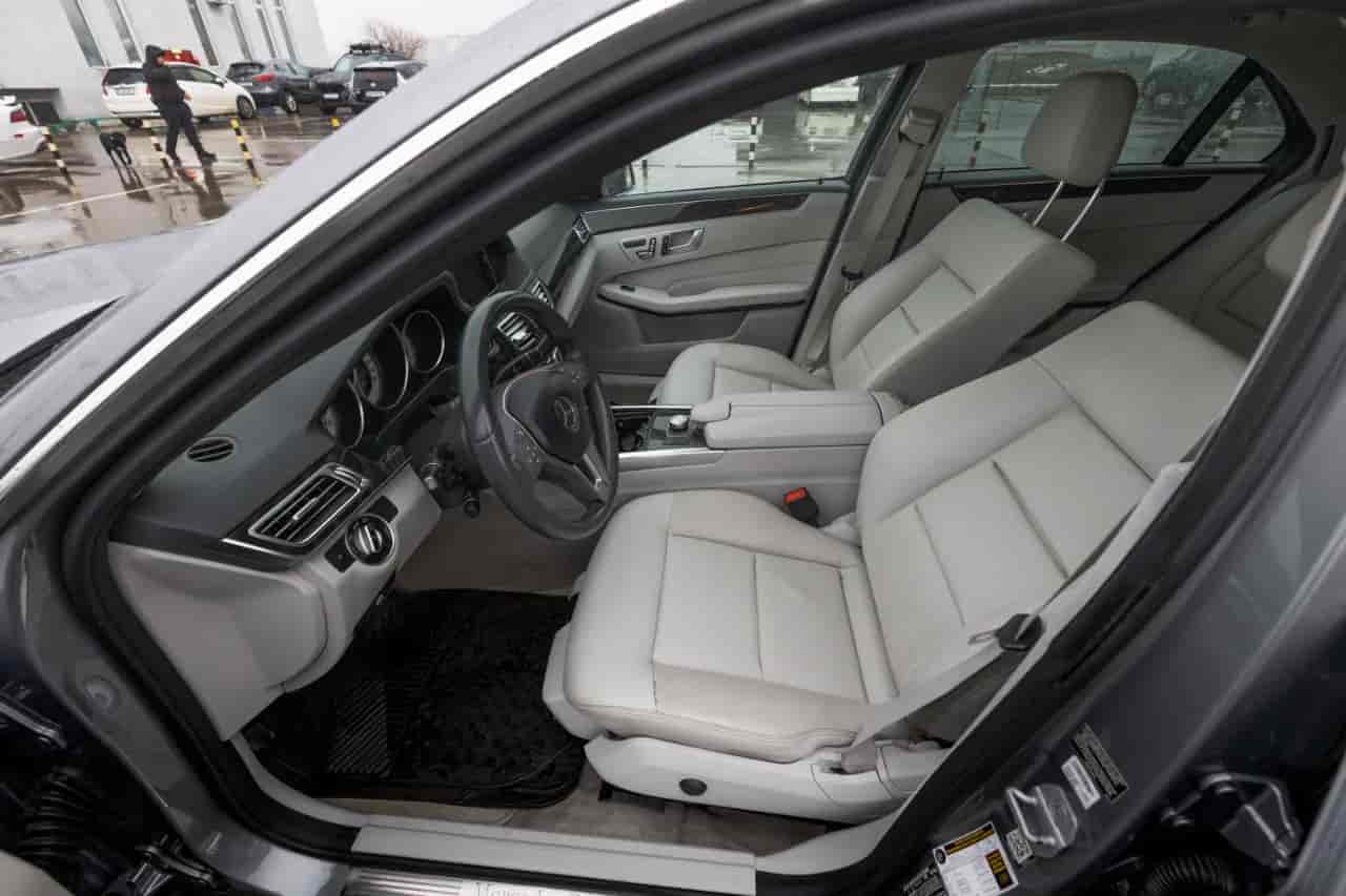 MERCEDES-BENZ E-Class - 10