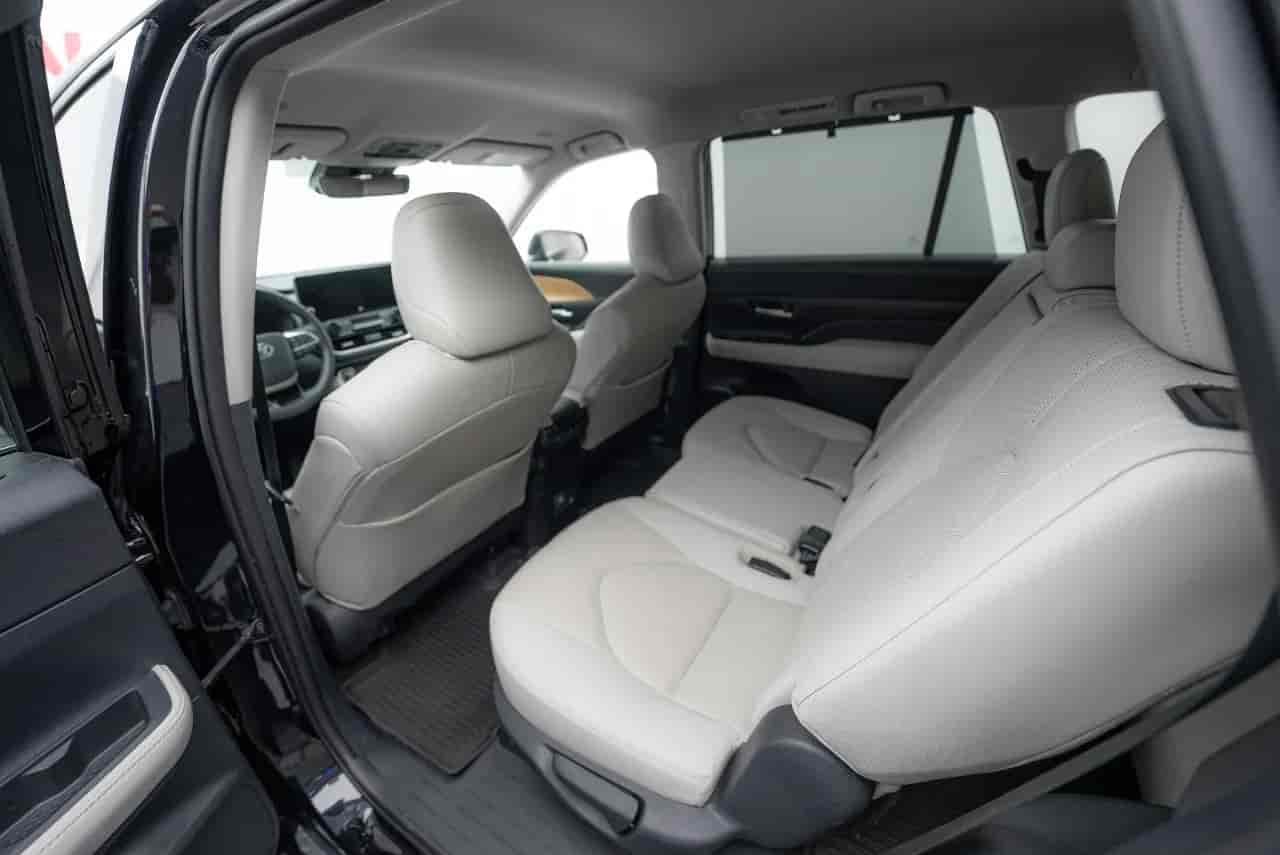 TOYOTA Grand Highlander - 8