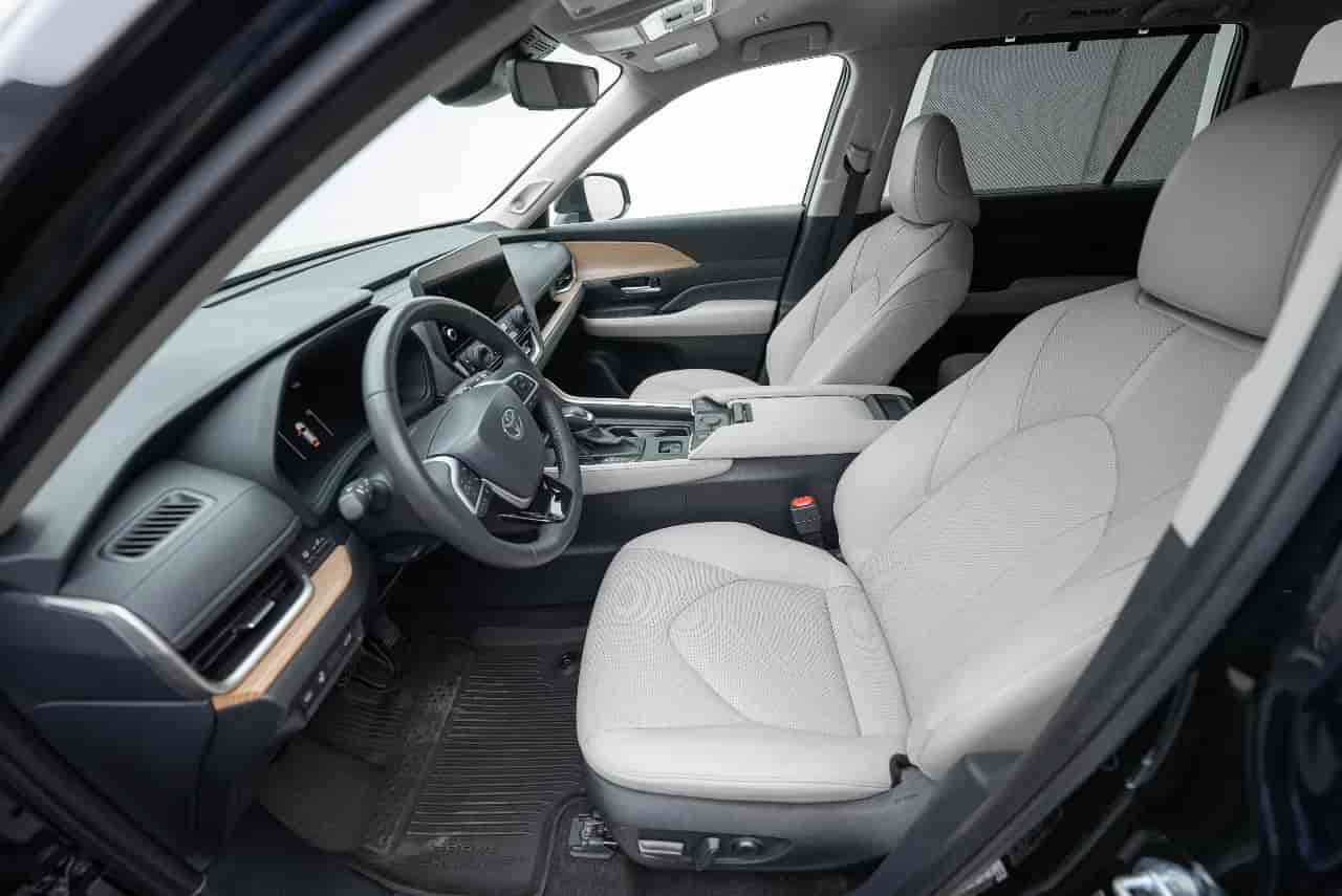TOYOTA Grand Highlander - 10