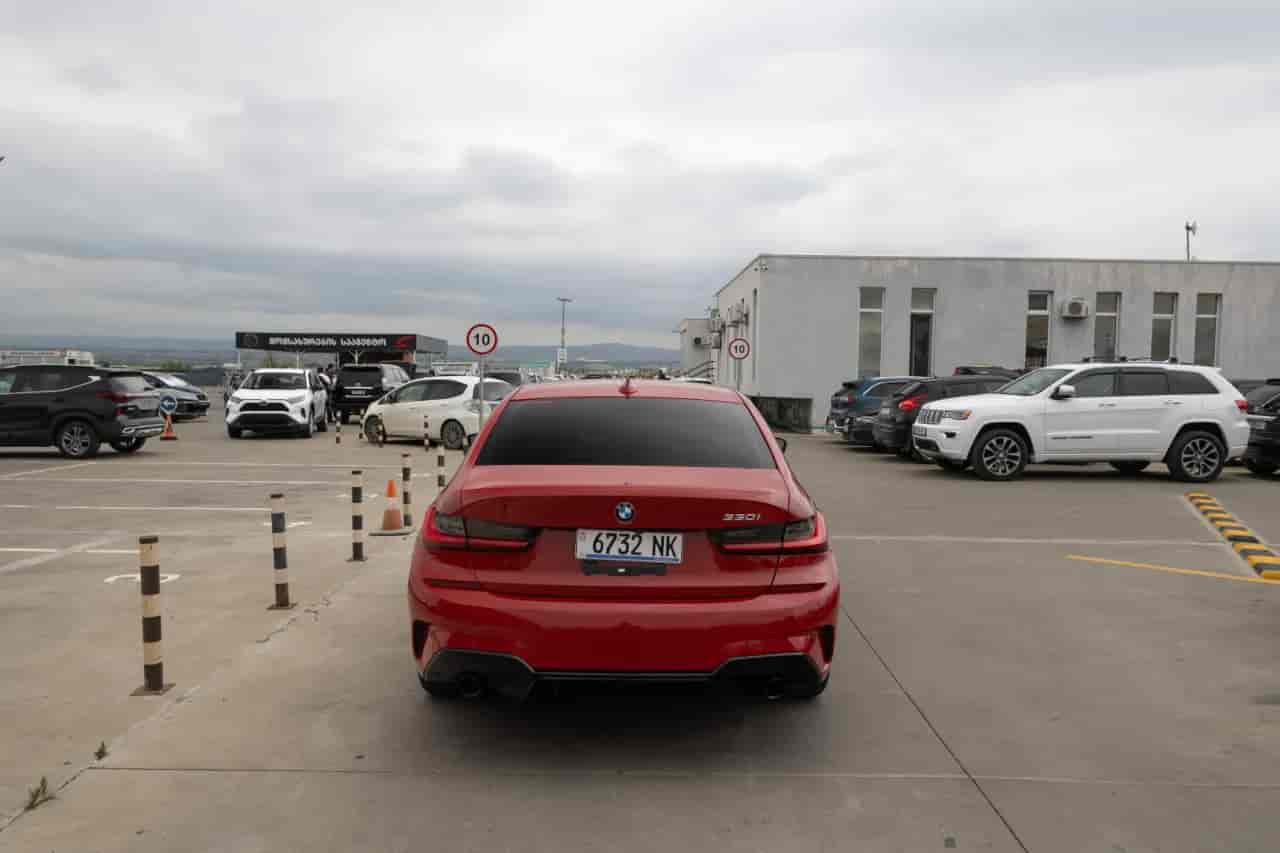 BMW 330i - 5