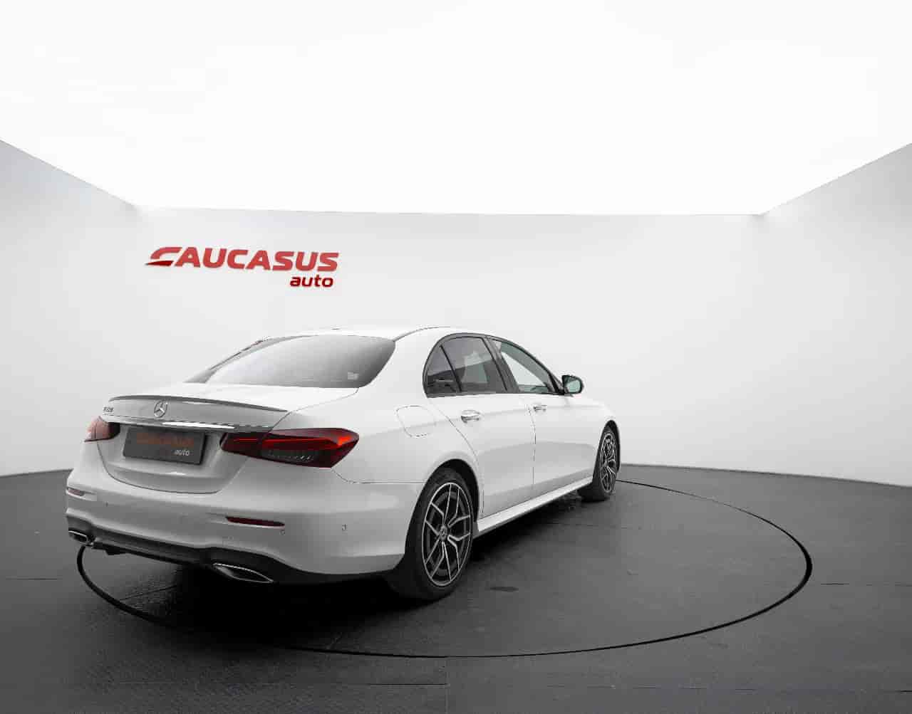 MERCEDES-BENZ E-Class - 4