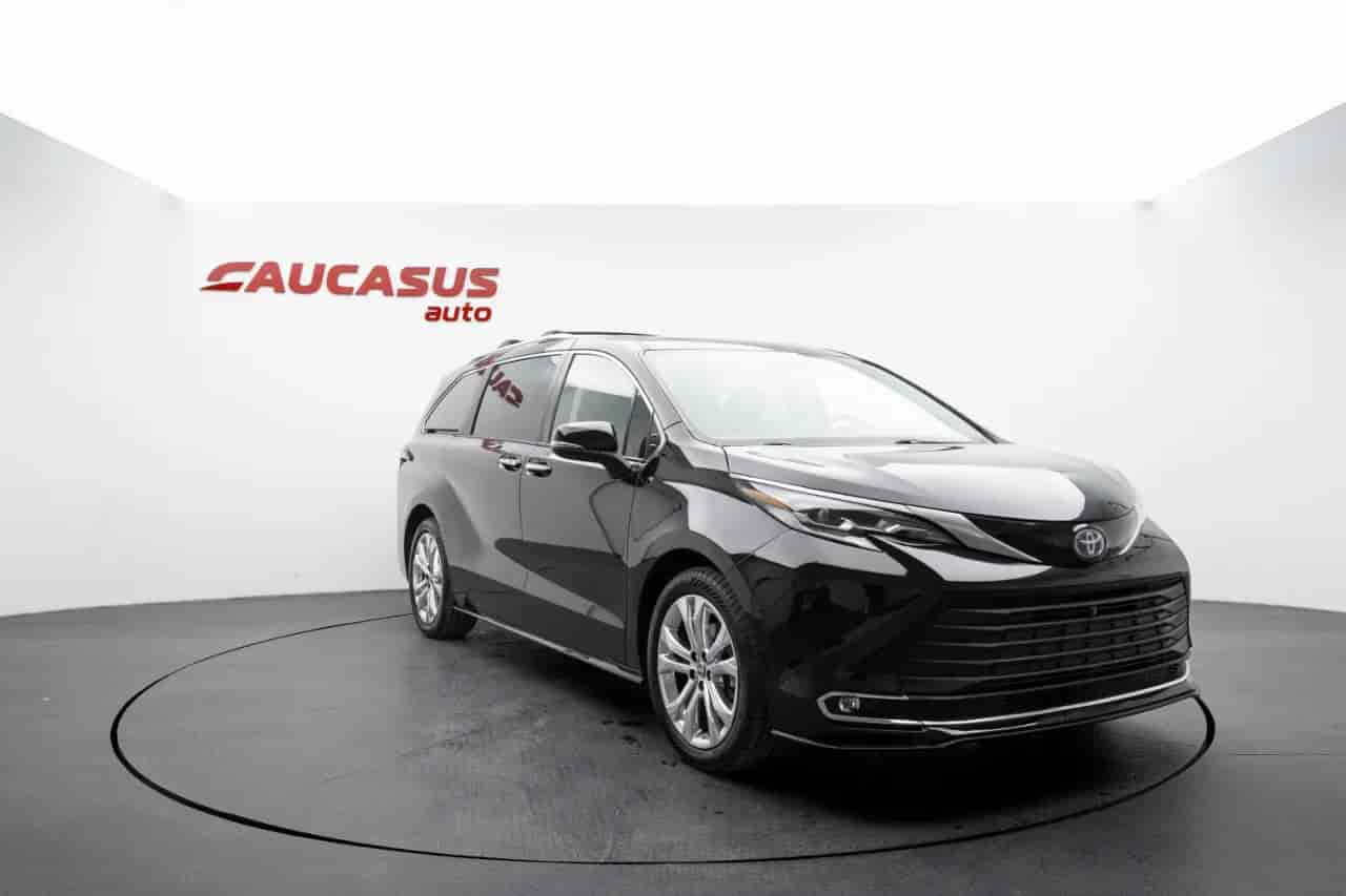 TOYOTA Sienna - 3