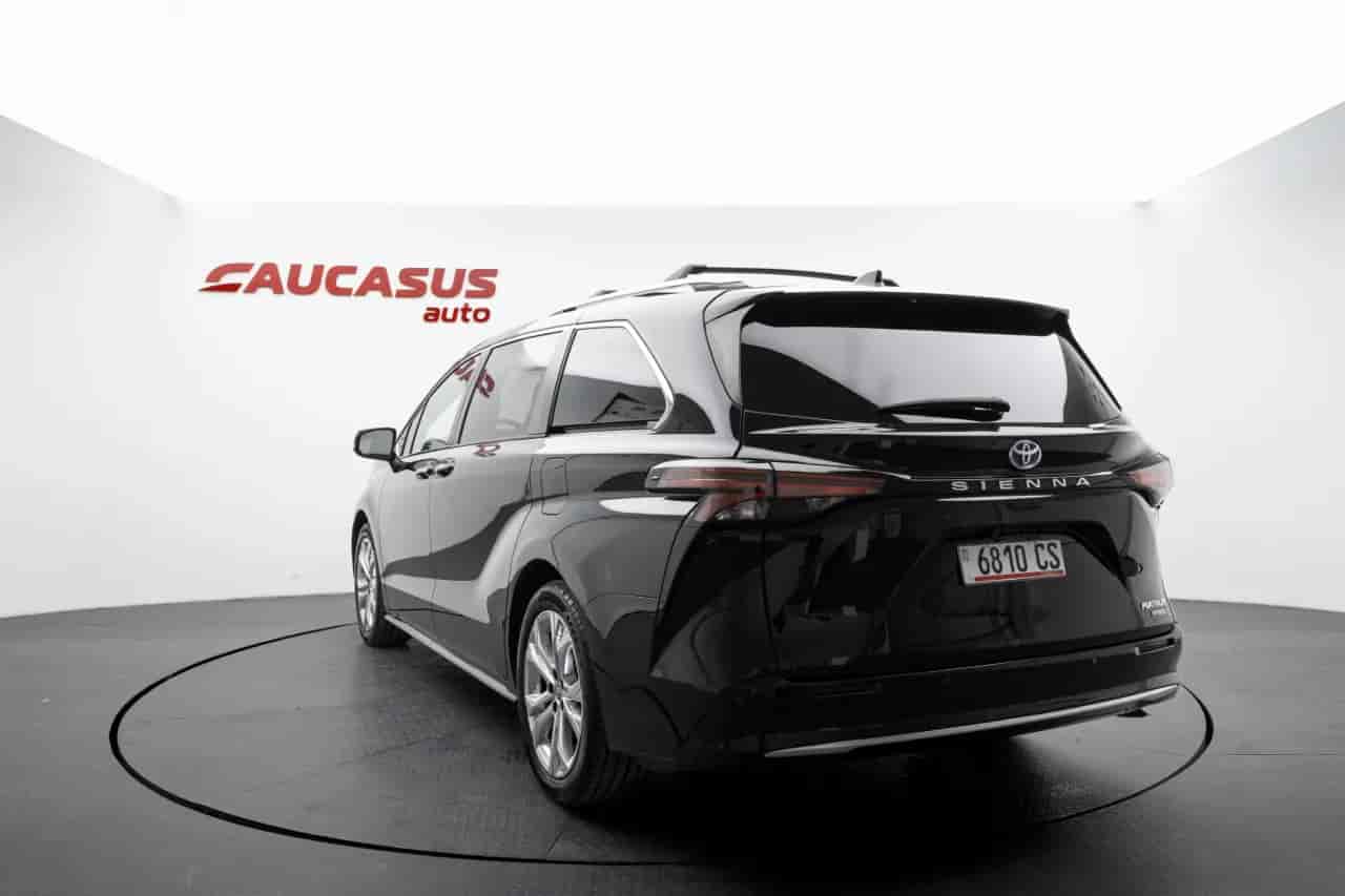 TOYOTA Sienna - 6